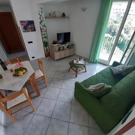 Gerry House Nyaraló Amalfi