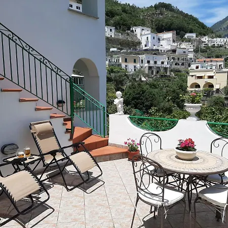 Сasa de vacaciones Gerry House